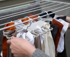 Clearance Cintre de séchage écru à accroche rapide Petal™, 32 pièces Étendoirs À Linge|Accessoires Pratiques Pour Buanderie