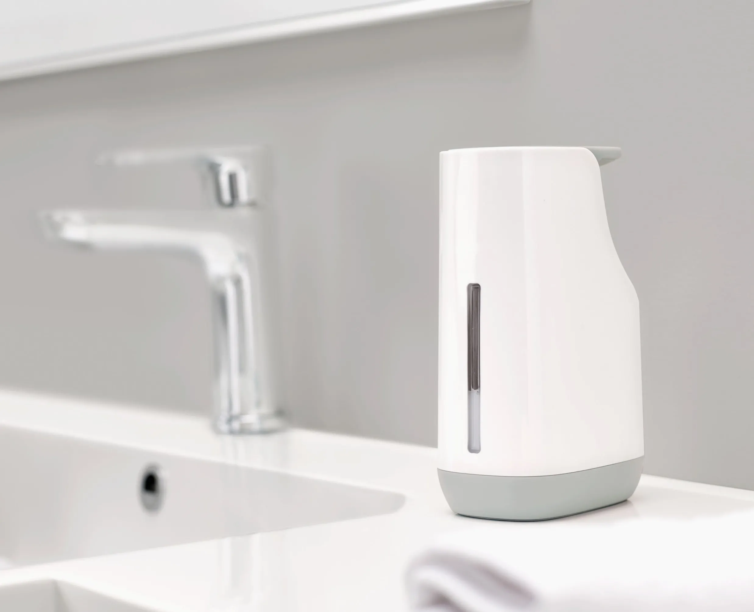 Sale Distributeur de Savon Liquide Gris Slim™ Porte-Savons Et Distributeurs De Savon